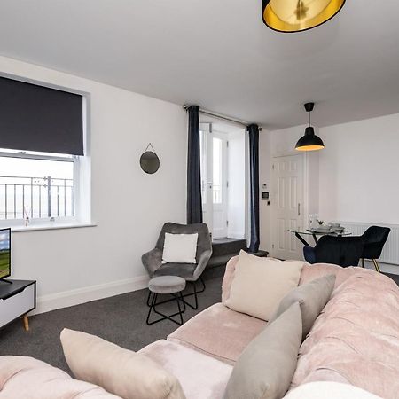 The Croston Balcony Apartment- Morecambe Central Promenade, Beach Front And Sea Views Zewnętrze zdjęcie