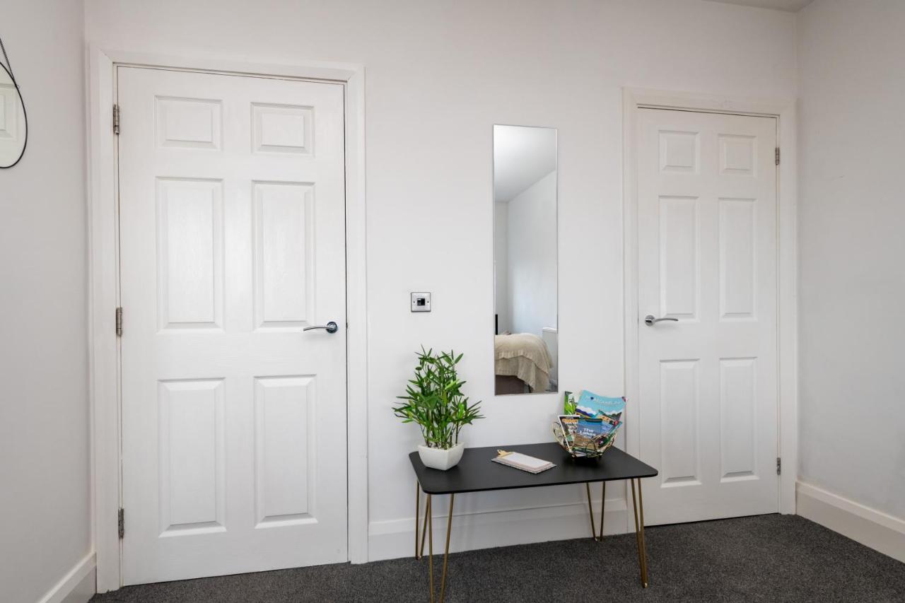 The Croston Balcony Apartment- Morecambe Central Promenade, Beach Front And Sea Views Zewnętrze zdjęcie