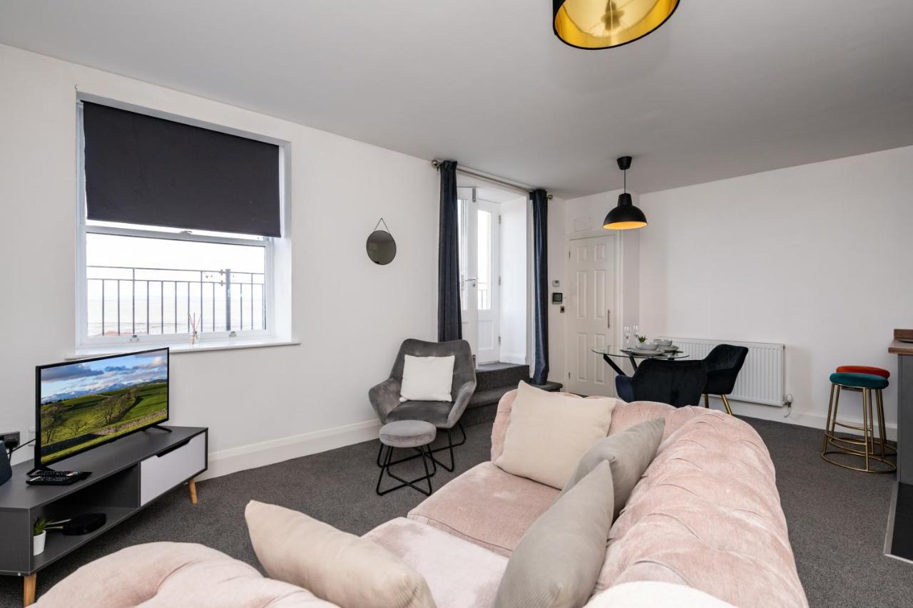 The Croston Balcony Apartment- Morecambe Central Promenade, Beach Front And Sea Views Zewnętrze zdjęcie