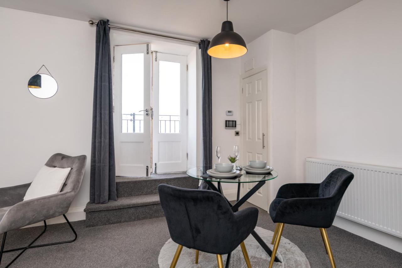 The Croston Balcony Apartment- Morecambe Central Promenade, Beach Front And Sea Views Zewnętrze zdjęcie