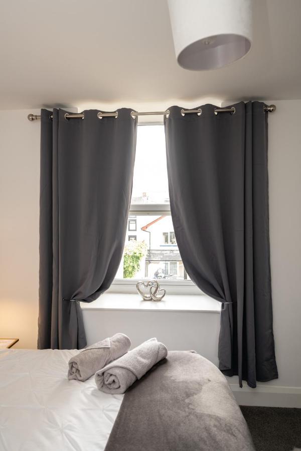 The Croston Balcony Apartment- Morecambe Central Promenade, Beach Front And Sea Views Zewnętrze zdjęcie