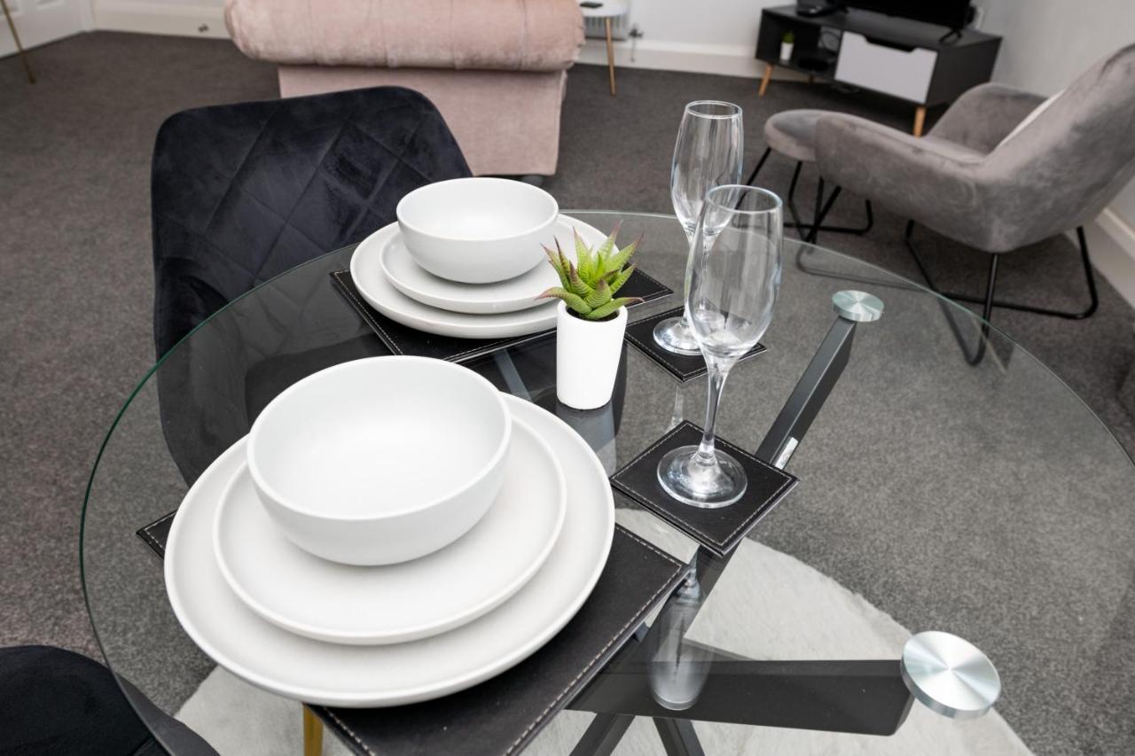 The Croston Balcony Apartment- Morecambe Central Promenade, Beach Front And Sea Views Zewnętrze zdjęcie
