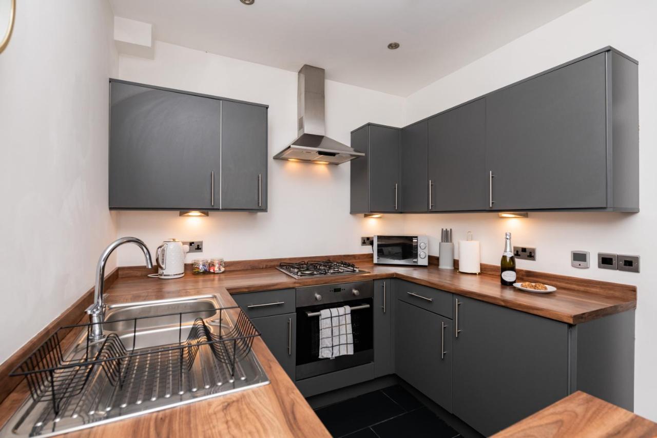 The Croston Balcony Apartment- Morecambe Central Promenade, Beach Front And Sea Views Zewnętrze zdjęcie
